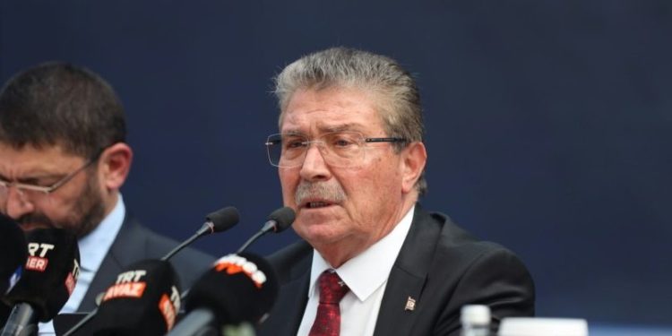 Başbakan Üstel, Öztürkler ve Yeşilırmak’tan milletvekilliği adaylıklarından çekilmelerini istedi!