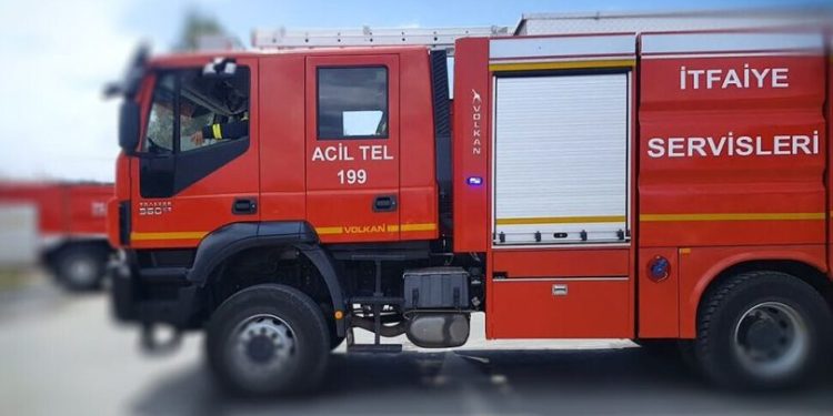 Seyir halindeki araçta yangın