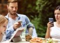 İtalya’nın Sardinya Adası’ndaki restoranlarda ailelere telefon yasağı