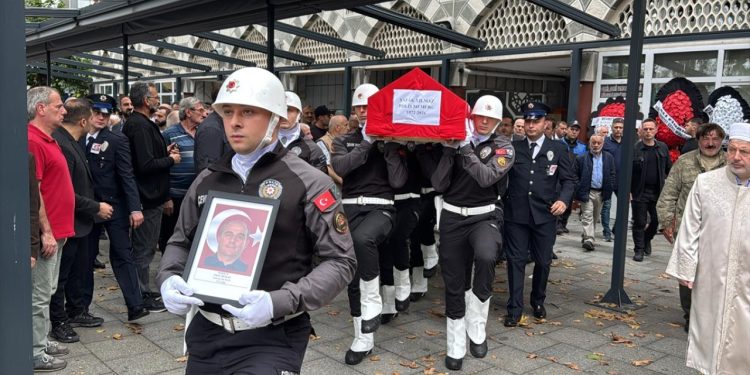 Rize’de hayatını kaybeden polis memuruna veda