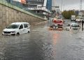 İstanbul’da sağanak hayatı olumsuz etkiledi