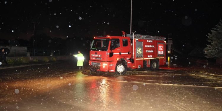 Elazığ’da sağanak etkili oldu