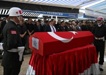 Görev sırasında şehit olan askerimiz son yolculuğuna uğurlandı