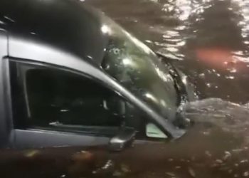 Pendik ve Tuzla’da yollar göle döndü