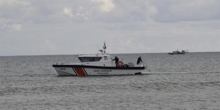 Sinop’ta denizde kaybolan polis memuru aranıyor