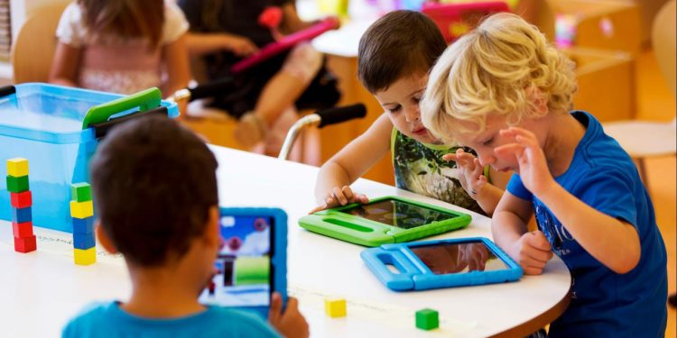 ABD’de okullarda tablet tartışması büyüyor