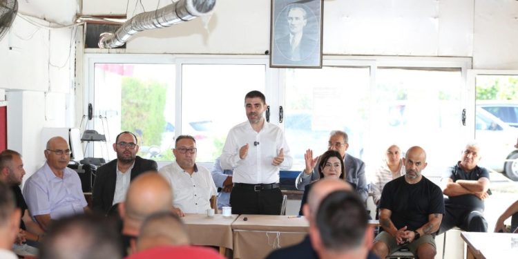 Aktunç Lefkoşa’da bazı spor kulüplerini ziyaret etti