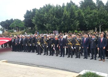 Cumhuriyet Bayramı ilçelerde törenlerle kutlandı
