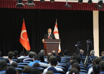 Arpaguş, Hala Sultan İlahiyat Koleji’nde öğrencilerle bir araya geldi