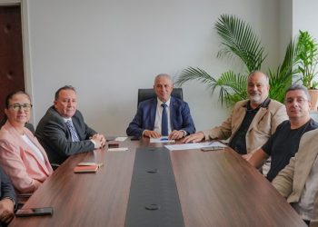 Ekonomi ve Enerji Bakanı Taçoy, Kıbrıs Türk İşverenler Sendikası’nı kabul etti