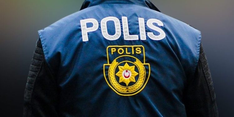Evrak düzenleyerek iş yerinden para çalan şahıs tutuklandı