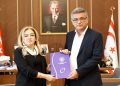 İlkan Varol, Ombudsman raporunu Erhürman’a sundu