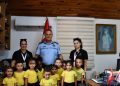 Küçücüğüm Okul Öncesi ve Etüt Merkezi öğrencileri Güzelyurt Polis Müdürlüğü’nü ziyaret etti