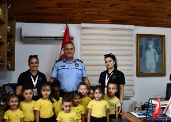 Küçücüğüm Okul Öncesi ve Etüt Merkezi öğrencileri Güzelyurt Polis Müdürlüğü’nü ziyaret etti