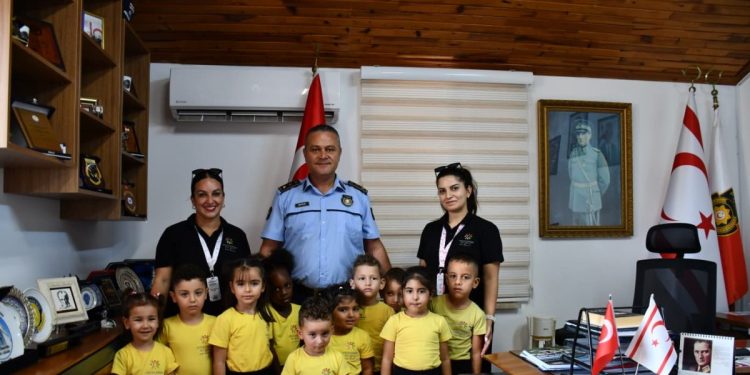 Küçücüğüm Okul Öncesi ve Etüt Merkezi öğrencileri Güzelyurt Polis Müdürlüğü’nü ziyaret etti