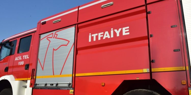 Lapta’da park halindeki araçta yangın