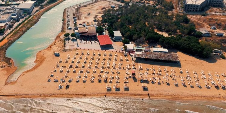 Mehmetçik Büyükkonuk Belediyesi, Bafra Halk Plajı’ndaki çalışmalara dikkat çekti
