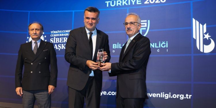 ODTÜ Kuzey Kıbrıs Kampüsü’ne Siber Güvenlik Üstün Hizmet Ödülü