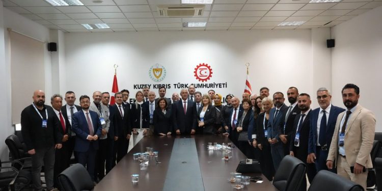 Taçoy: İş dünyalarının ortak hedefler doğrultusunda bir araya getirilmesi önemli