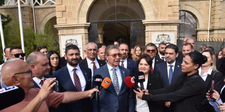 UBP adayları başvurularını yaptı: Durmak yok yola devam!
