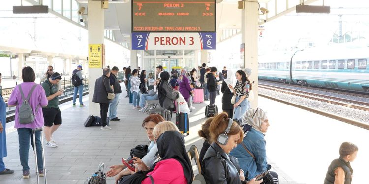 Ücretsiz tren seyahatlerinde dijital doğrulama 29 Ekim’de başlıyor