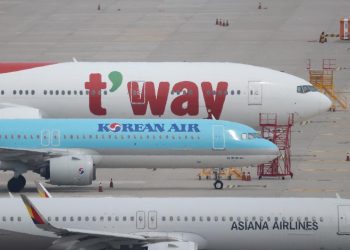 Güney Kore’de uçuş sırasında uçağın acil çıkış kapısını açmaya çalışan yolcuya hapis cezası