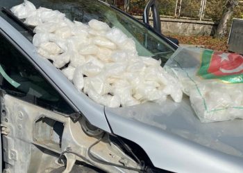 Otomobilin özel bölmesinden 40 kilo metamfetamin çıktı