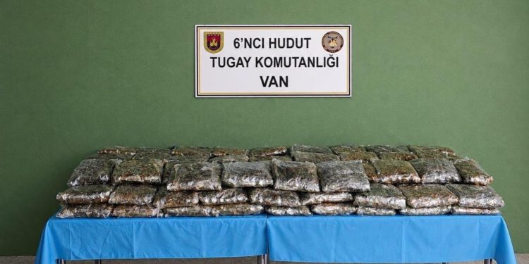 Van sınırında 59 kilo 734 gram uyuşturucu ele geçirildi