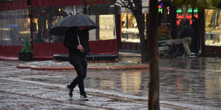 48 il için ‘sarı’ ve ‘turuncu’ kodlu uyarı