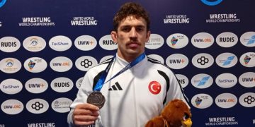 Milli güreşçi Yüksel Sarıçiçek dünya ikincisi oldu