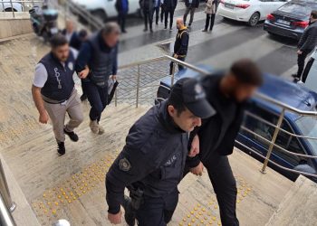 Zonguldak’ta çöken binayla ilgili 3 şüpheli tutuklandı